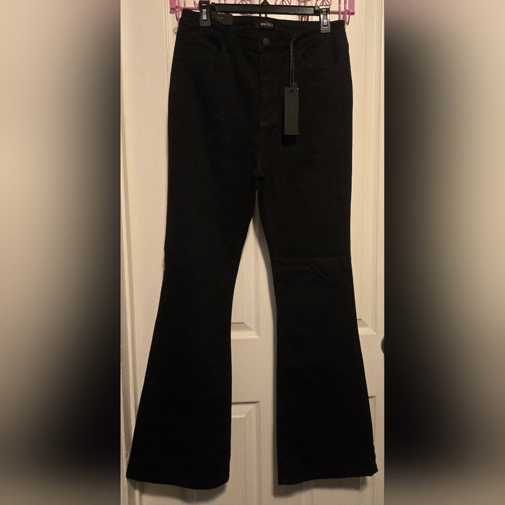 NWT Nina Rossi Flare Color Black Size 15